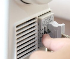 دکمه روشن خاموش چرخ خیاطی 