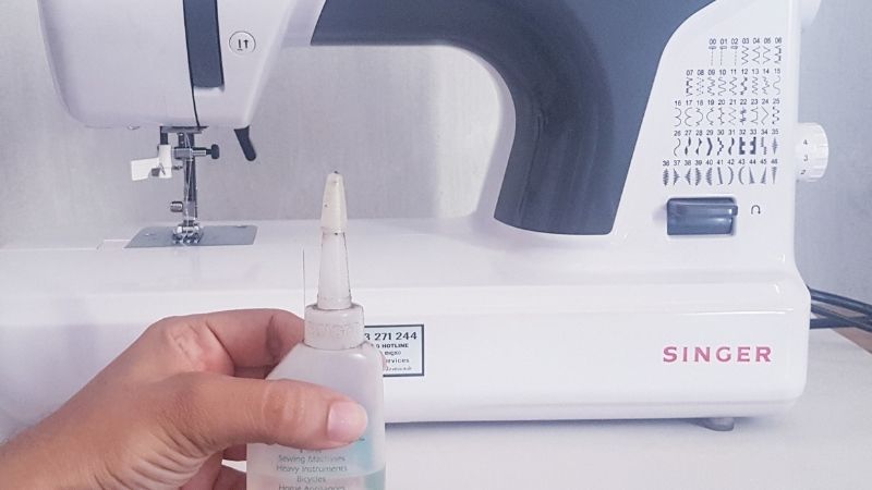 روغن کاری چرخ خیاطی